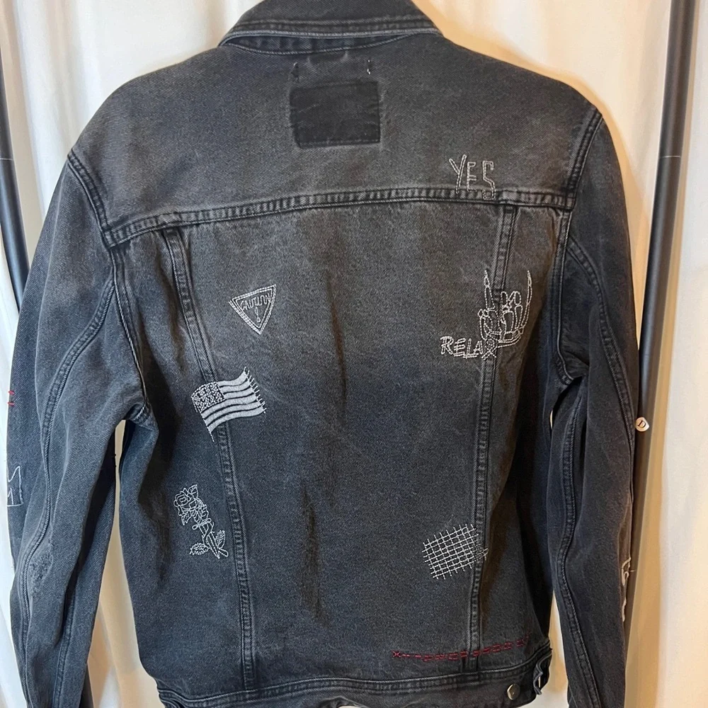 Guess Los Angeles Dillon Deconstructed Denim Jacket - size L​ - Picture 10 of 12